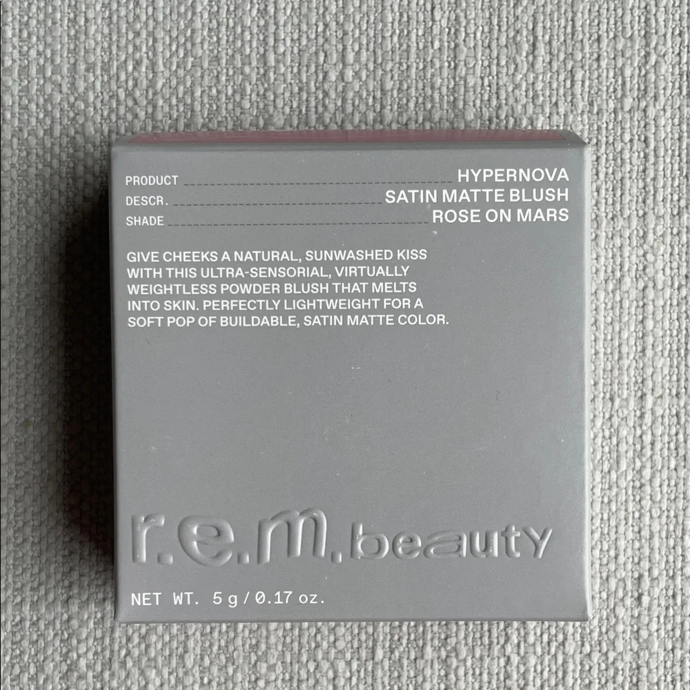 r.e.m. beauty Hypernova Satin Matte Blush - Rose On Mars